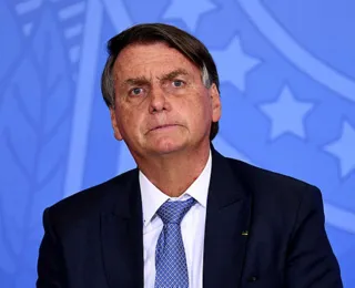 Técnica de enfermagem nega que tenha vacinado Bolsonaro