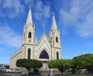 Vídeo: Padrinho esquece nome de afilhada e é expulso de igreja