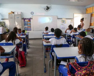 Prefeitura de Salvador deixa alunos surdos sem intérpretes nas escolas