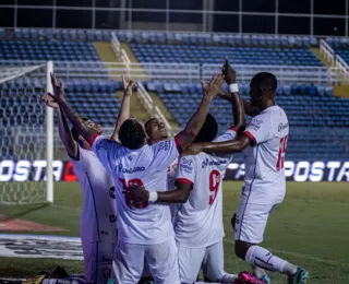 Em campanha histórica, Vitória bate Ceará e lidera a Série B