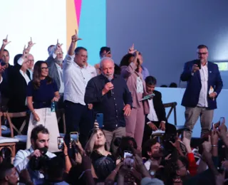 Lula é ovacionado pelo público ao provocar ACM Neto