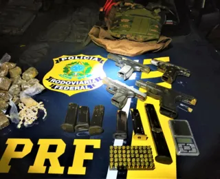 Drogas, munições e coletes são encontrados pela PRF em Eunápolis