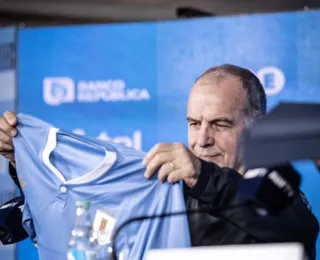 Bielsa assume como técnico do Uruguai e diz que torcida pode sonhar