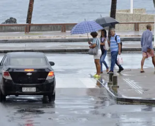 Salvador volta a sofrer com chuvas fortes nesta quinta-feira