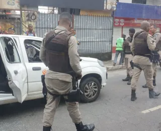 Homem é encontrado morto dentro de carro em bairro popular de Salvador