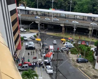 Vídeo: PM é morto com três tiros em assalto na região da Av. ACM