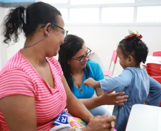 Serviços de saúde e sociais são ofertados a crianças de Salvador