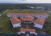 Após 10 anos, obra de escola de R$ 1 milhão segue parada na Bahia