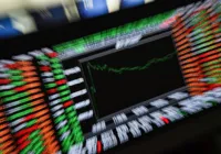 Após 13 quedas seguidas, Ibovespa tem alta de 0,37%