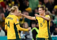 Austrália sai na frente no grupo B e vence Irlanda diante da torcida