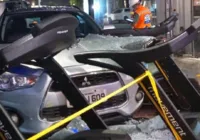 Carro de luxo invade academia no Caminho das Árvores