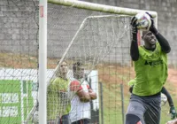 Casos de racismo aumentam no futebol e preocupam entidades do Brasil