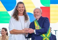 Centrão usa e-mail de Ana Moser para tentar derrubá-la de ministério