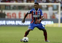 Cicinho elogia Paiva e foca em recuperação: "Aplicação nos detalhes"