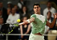 Com grande vitória, Alcaraz garante vaga nas semis do Roland Garros