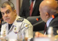 Coronel apresenta atestado e tem depoimento cancelado na CPI do 8/1