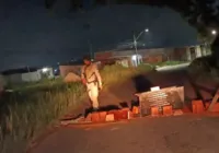 Criminosos montam barricada na estrada do CIA para assaltar motoristas