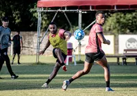 Dionísio tem previsão de retorno aos gramados estipulada pelo Vitória