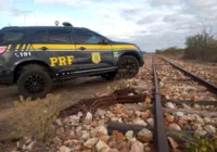 Dupla flagrada furtando trilhos de trem é presa em Juazeiro
