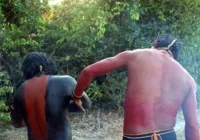 Escavações arqueológicas revelam vala comum em terra indígena