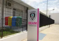 Ex–marido fura olhos de jovem para ela não 'enxergar outros homens'