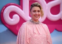Greta Gerwig torna-se primeira diretora a fazer US$ 1 bi em bilheteria