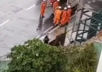 Homem cai de passarela da Via Expressa, em Salvador