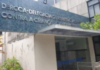 Homem é preso suspeito de abusar da enteada de 8 anos