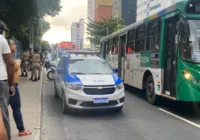 Homem tenta fugir da polícia e é atropelado na Avenida Tancredo Neves
