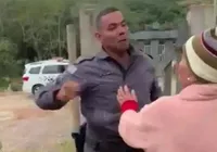 Idosa agredida por PM será investigada por desacato e lesão corporal
