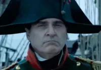 Joaquin Phoenix é Napoleão em trailer de novo filme de Ridley Scott