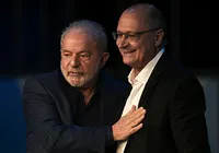 Lula planeja repartir ministério para atrair siglas de centrão