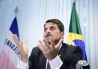 Marcos do Val apresenta atestado para não prestar depoimento para PF