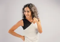 Maria Menezes reapresenta comédia “Maria AO VIVO” no Teatro SESC