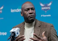 Michael Jordan lucra R$ 13 bilhões com venda dos Hornets na NBA