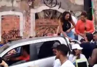 Ministras e secretário estadual desfilam em carro aberto no 2 de Julho