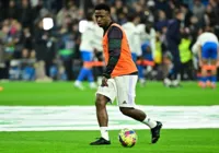 Nike entra na Justiça e pede R$ 23,5 milhões de Vini Jr