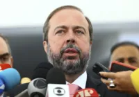 No Paraguai com Lula, Silveira anuncia volta ao Brasil após apagão