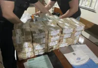 PF encontra sacos de dinheiro vivo com R$ 3,2 milhões