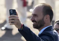 PF vai investigar Eduardo após comparação de professores a traficantes