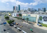 Parte do teto do Shopping da Bahia desaba após vazamento de tubulação