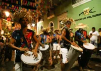 Pelô vira casa da mãe Joana e abraça povão família