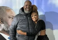 Péricles se pronuncia após cantora se dizer humilhada em show