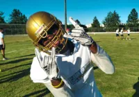 Prefeito de Salvador anuncia construção de campo de futebol americano