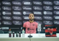 Provável titular contra Guarani, João Victor vai "reencontrar amigos"