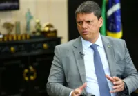 Reforma tributária: Tarcísio é hostilizado no PL por acordo com Lula