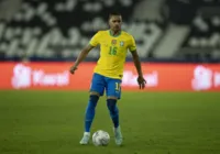 Renan Lodi chega a Marselha e deve assinar com Olympique