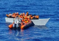 Socorristas localizam embarcação que pode ter 200 pessoas a bordo