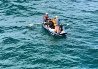 Três pessoas são resgatadas após naufrágio no Farol da Barra