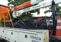 Uma tonelada de fios irregulares é removida por dia na Bahia imagem